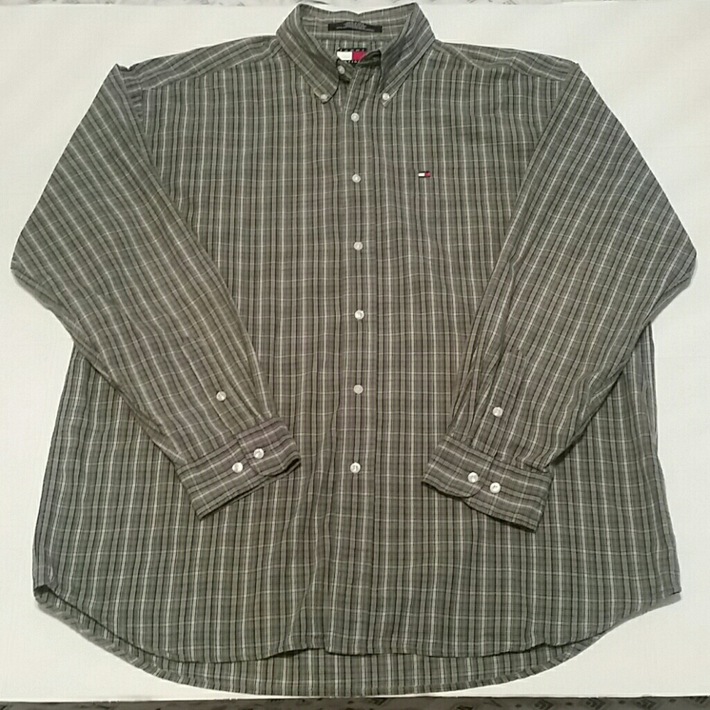 Tommy Hilfiger Men's green plaid button down shirt